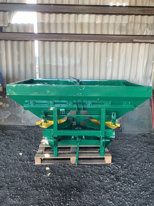 Розкидач добрив  Мвд-1000, МВУ, РМД -1000