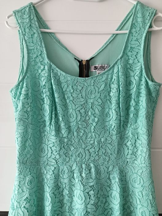 Koronkowa sukienka miętowa