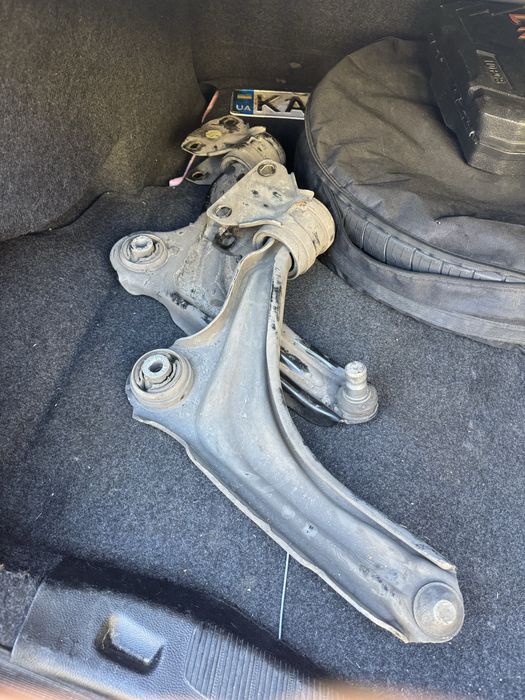 Продам  бу  ричагі ford fusion 500 грн продаю парою