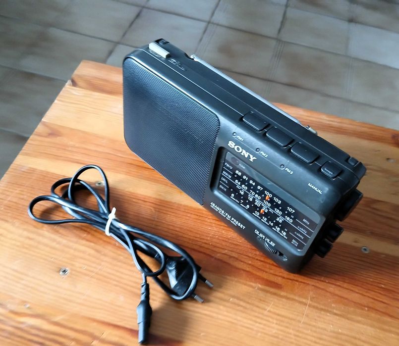 Rádio Sony ICF990