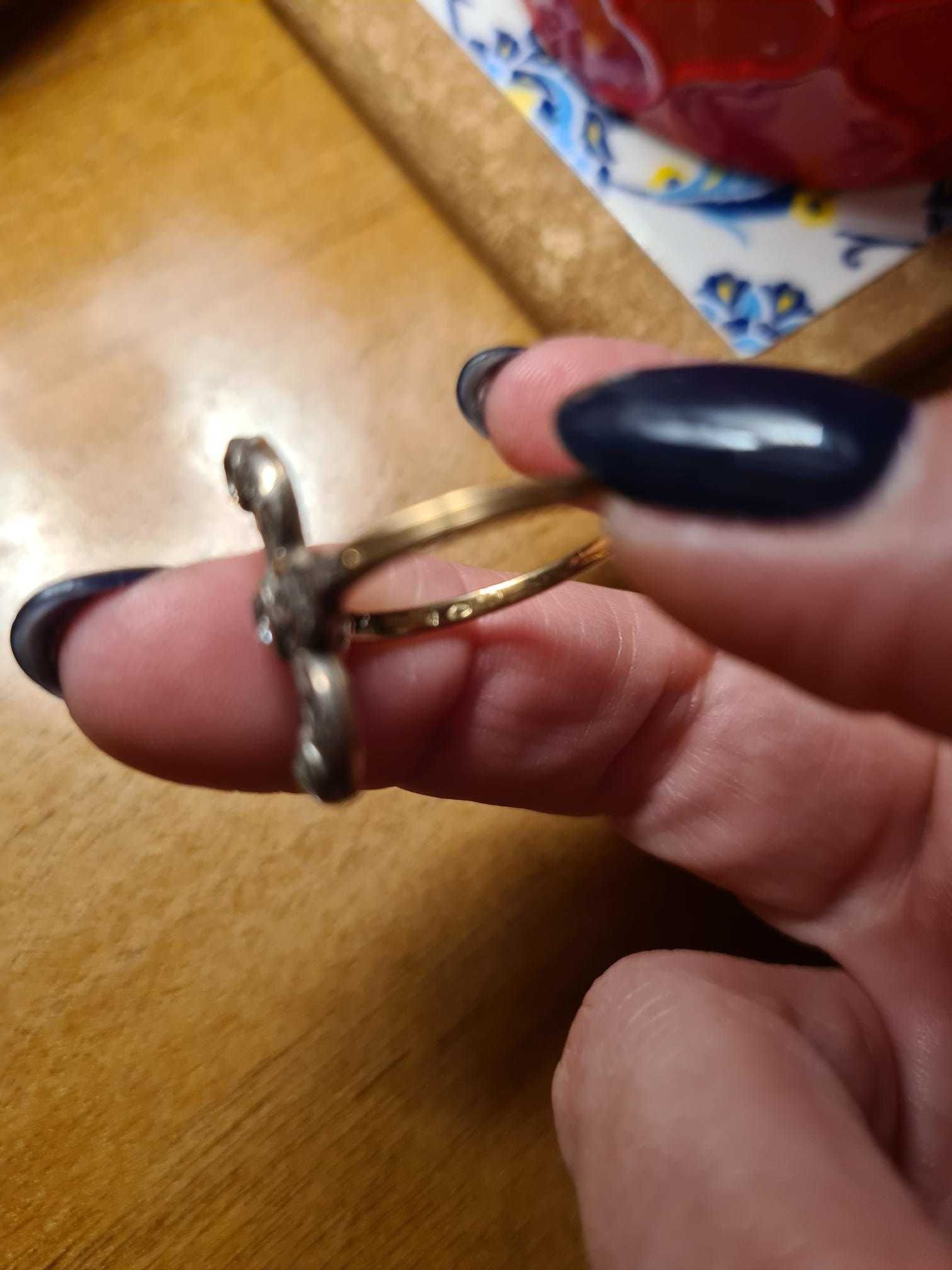 Anel de ouro e Diamante