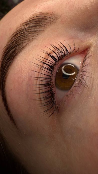 Stylizacja rzęs i brwi – Pabianice