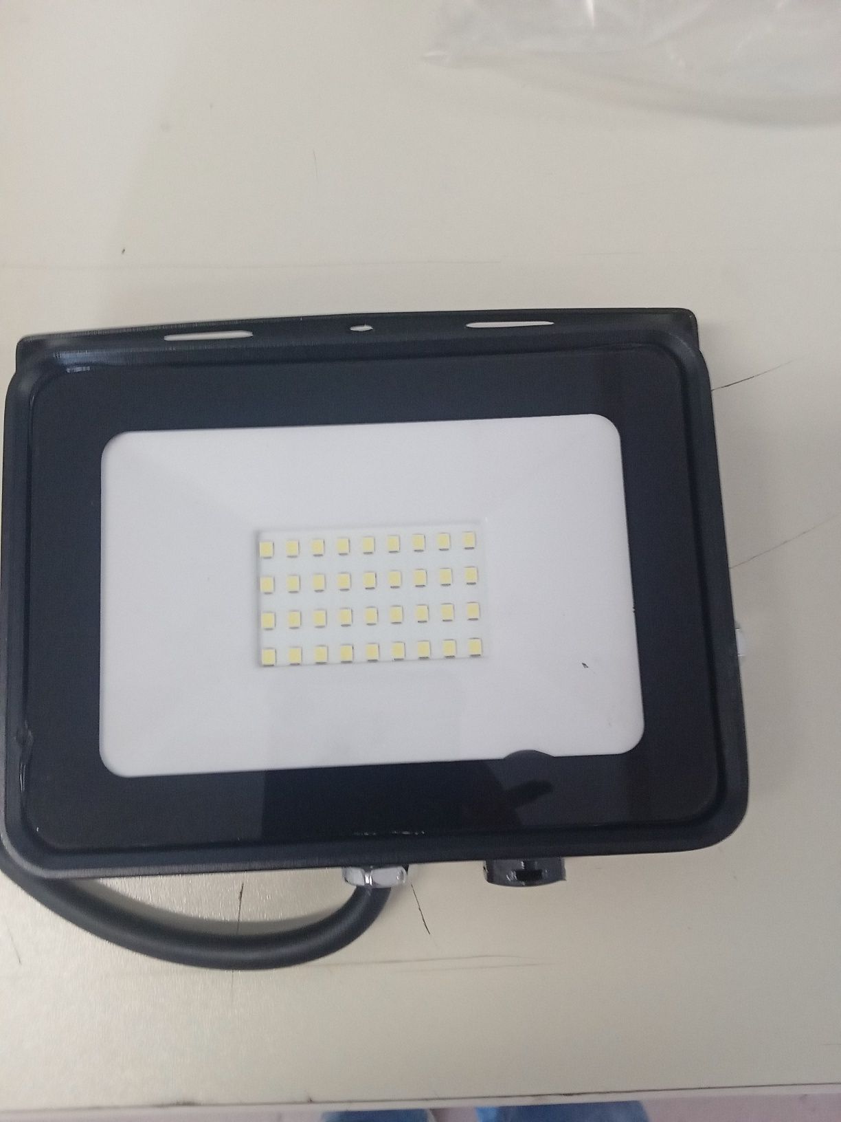 Projectores de leds 30w 2000lumens novos na caixa