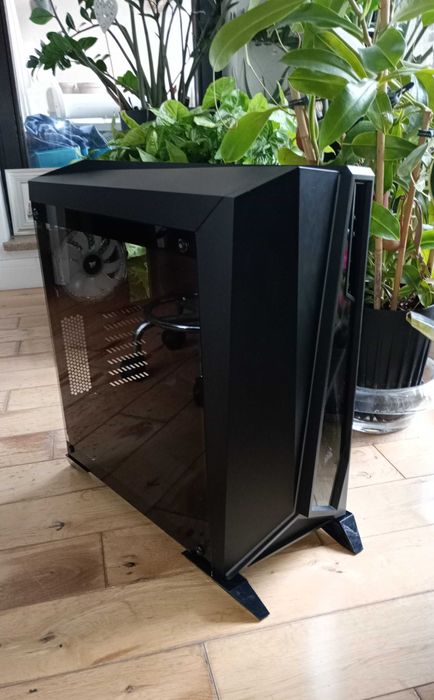 Obudowa PC corsair "carbide space-omega RGB" z 6 pc fans