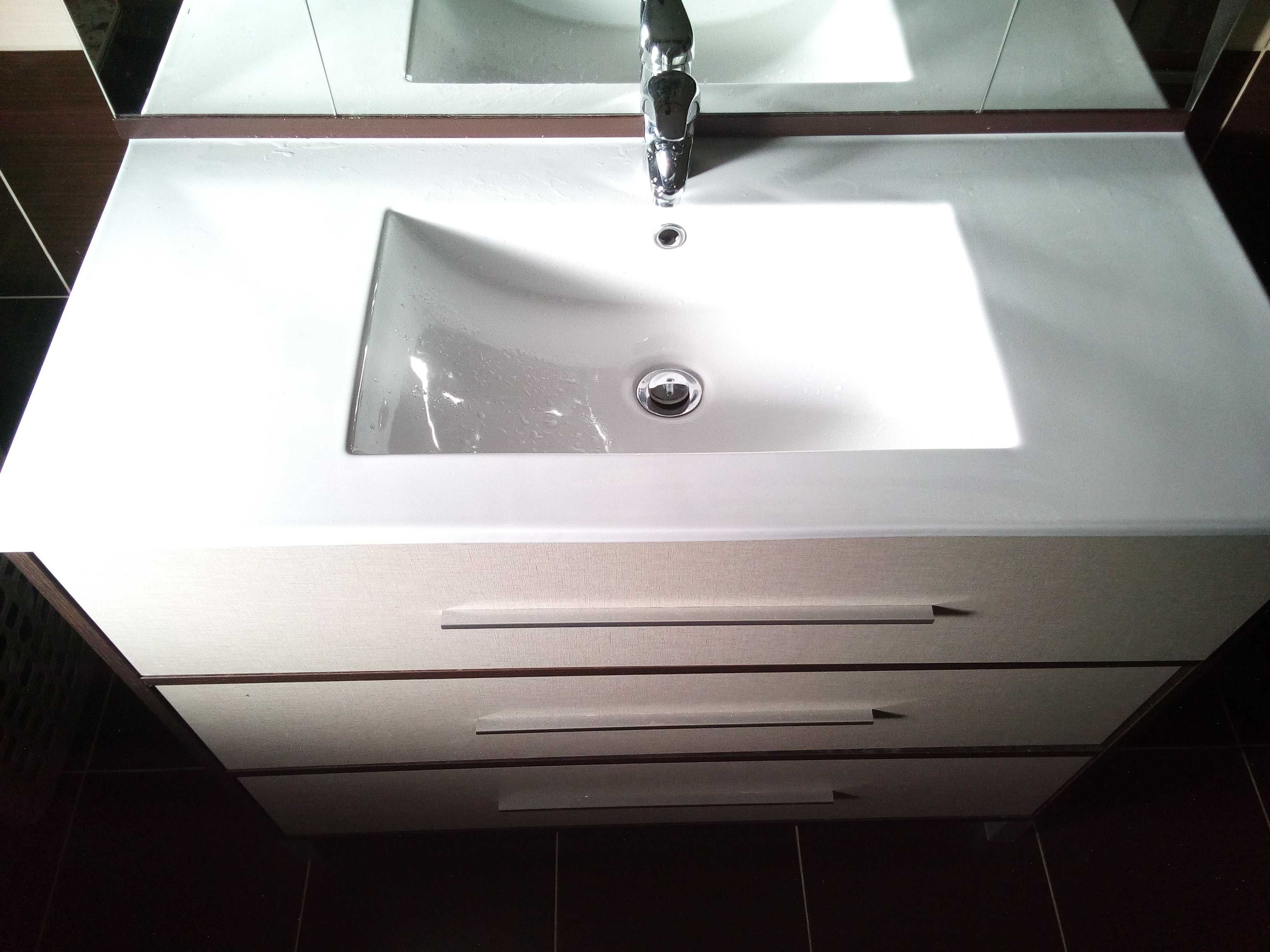 Móvel sala de banho com espelho e lavatório , comp 1m
