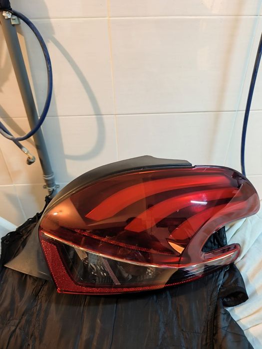 Farolim peugeot 208