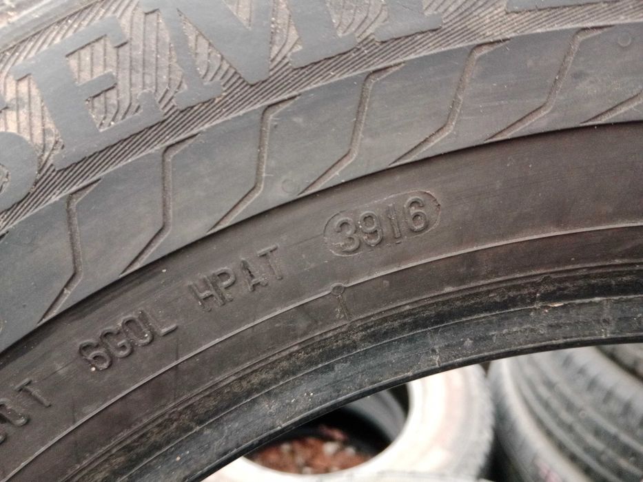 Opona używana 215/65R16C Semperit Van-Life 2 1szt.