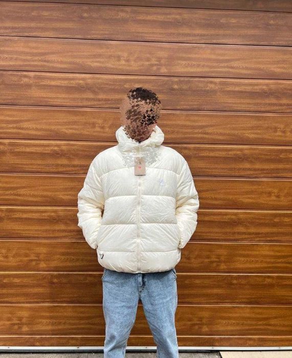 Нова куртка ACG Lunar Gore-Tex Primaloft білого кольору.

*Відправляю