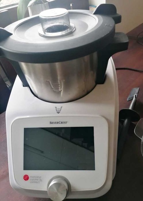 Wielofunkcyjny robot kuchenny - Silvercrest
1000 W z funkcją Wi-Fi