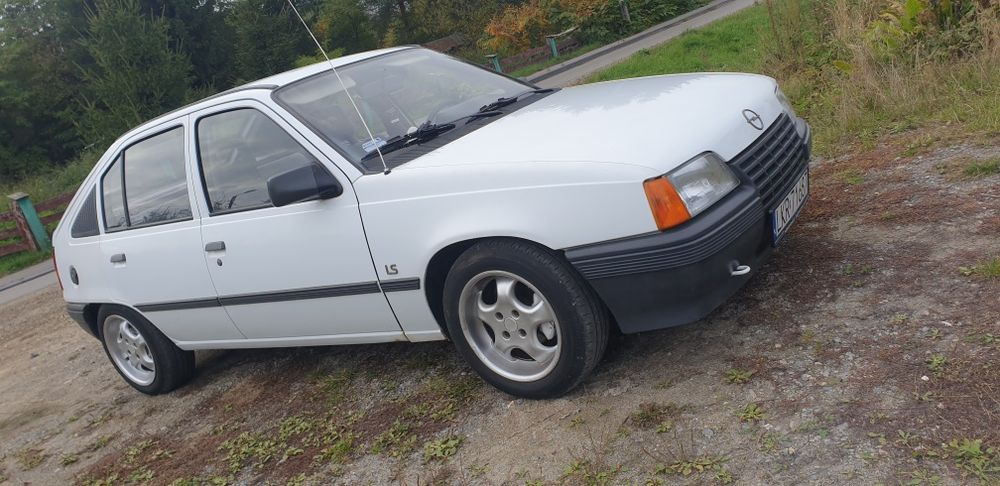 Opel kadet klasyk 1.4b sprawny