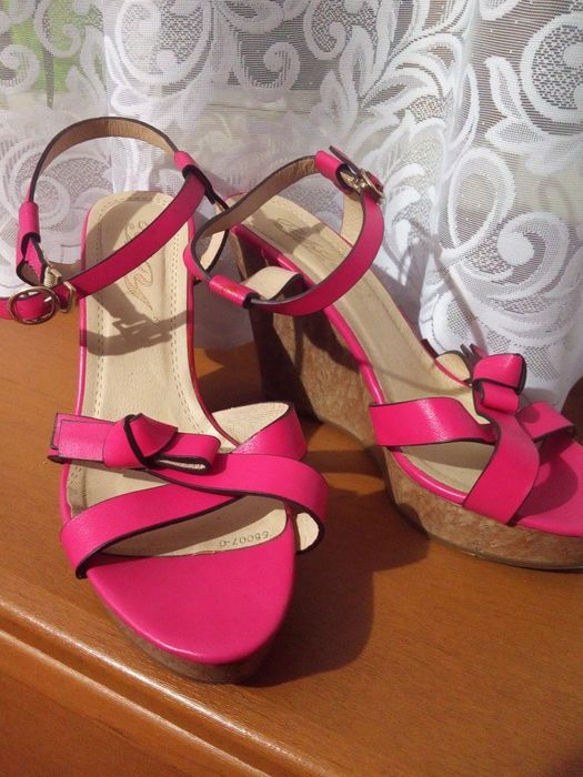 Босоніжки 39 розмір