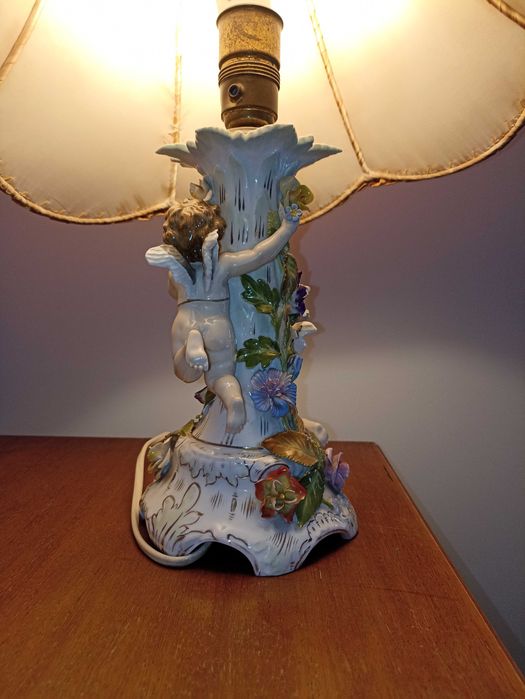 Sprzedam antyczną porcelanową lampę. Cena 380 zł