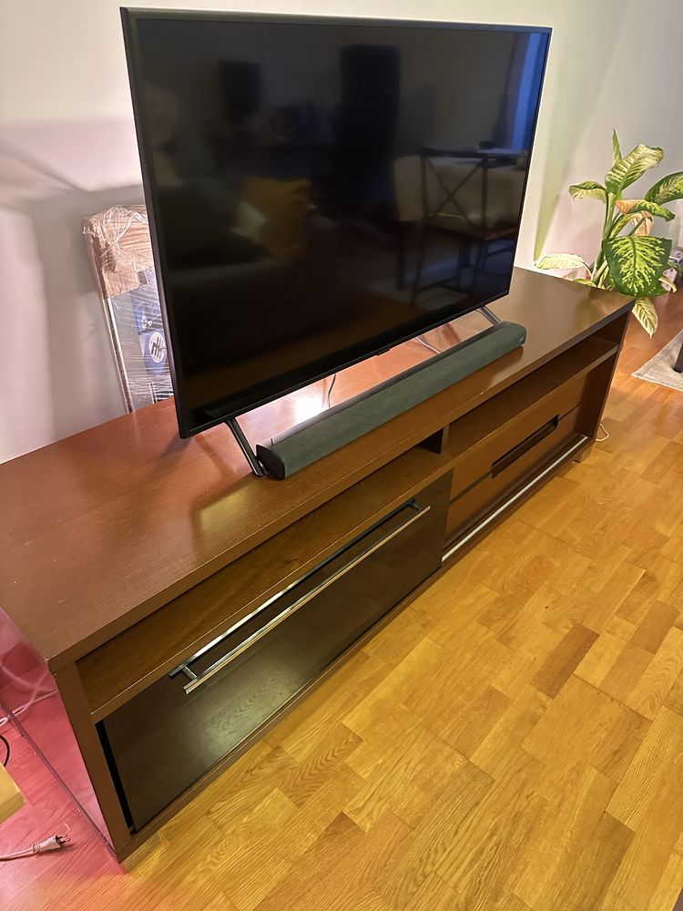 Movel de TV em madeira maciça