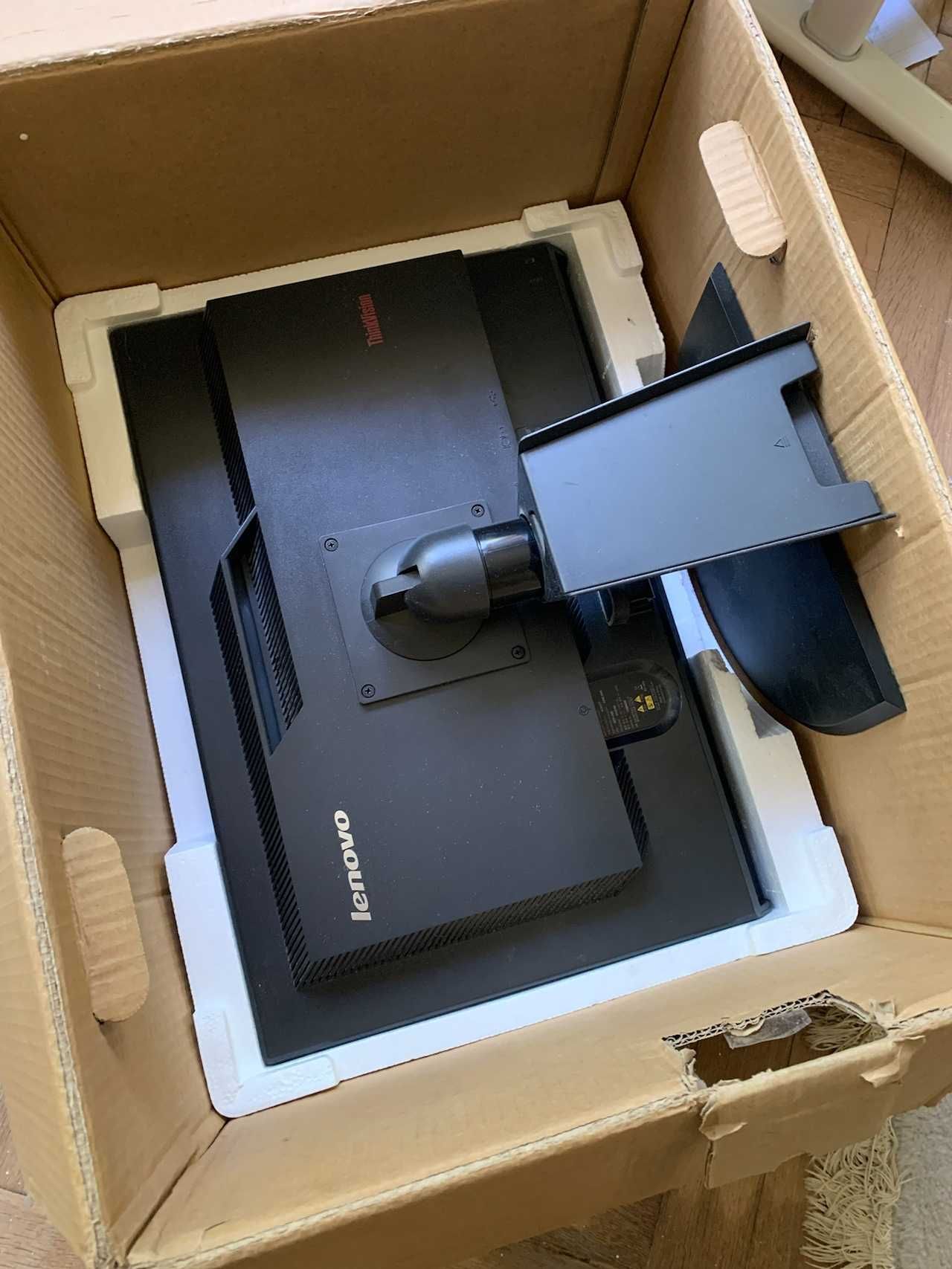Монітор 22" Lenovo ThinkVision L220xwc PVA (ips) професійний