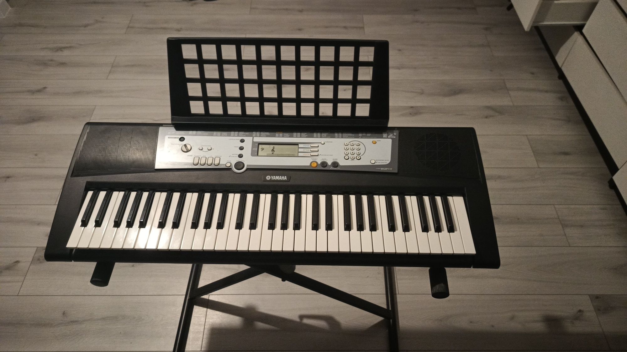 Keyboard Yamaha psr-e213 + stojak!!!