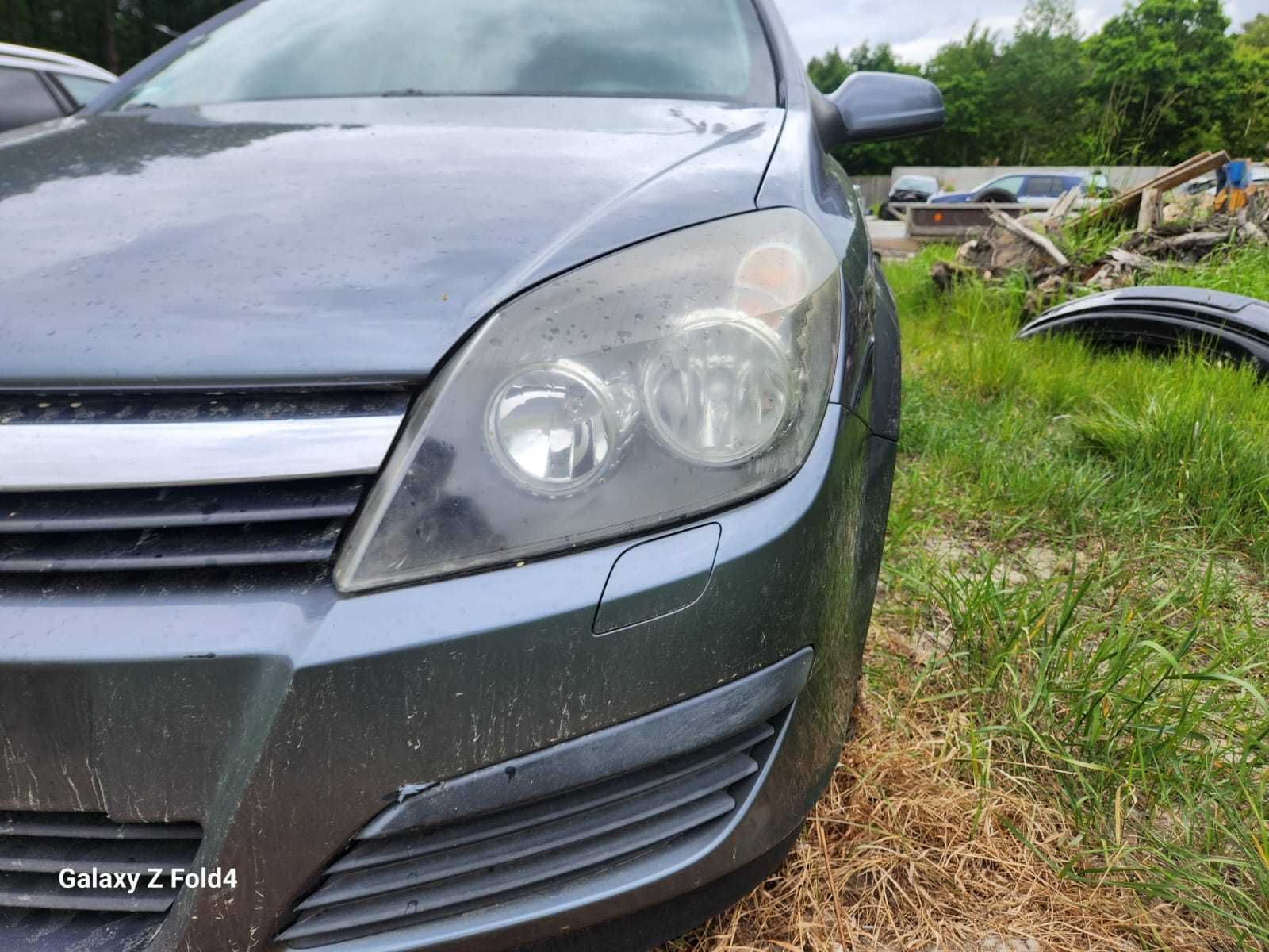 Opel Astra H 1.6 16V Z155. Reflektory przód.