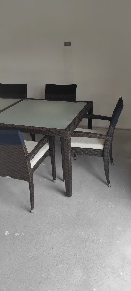 Stół plus 6 krzeseł rattan brązowy