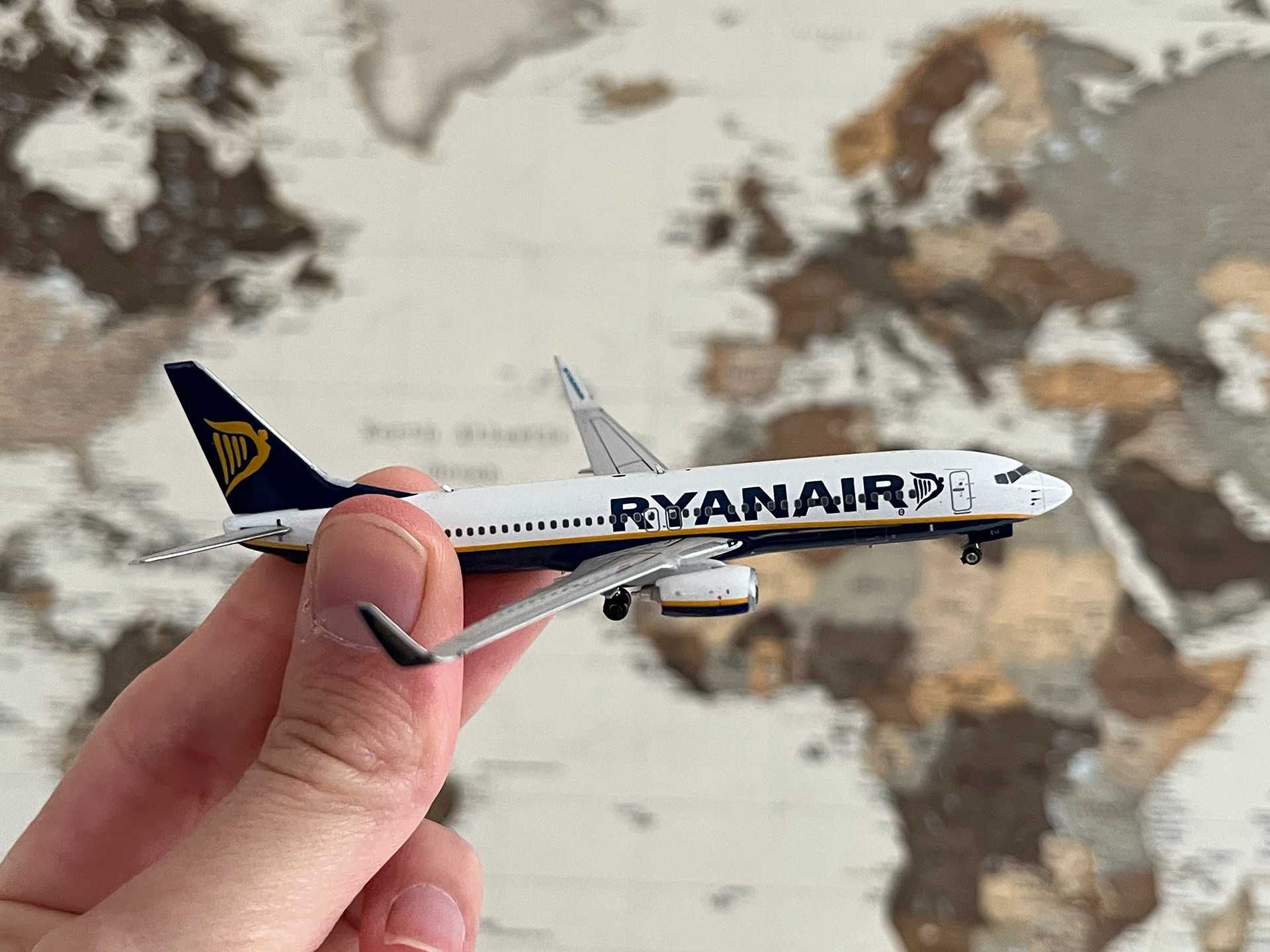 Miniatura Ryanair B737