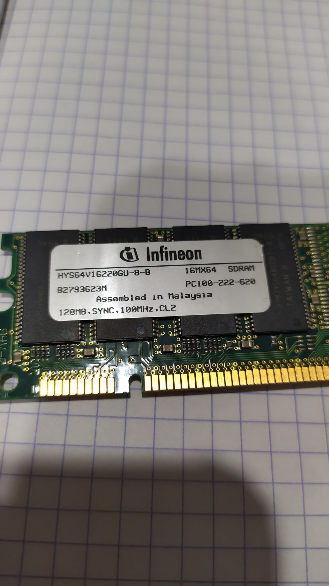 Pamięć RAM DIMM sdram Infineon 128 MB 100 MHz CL2