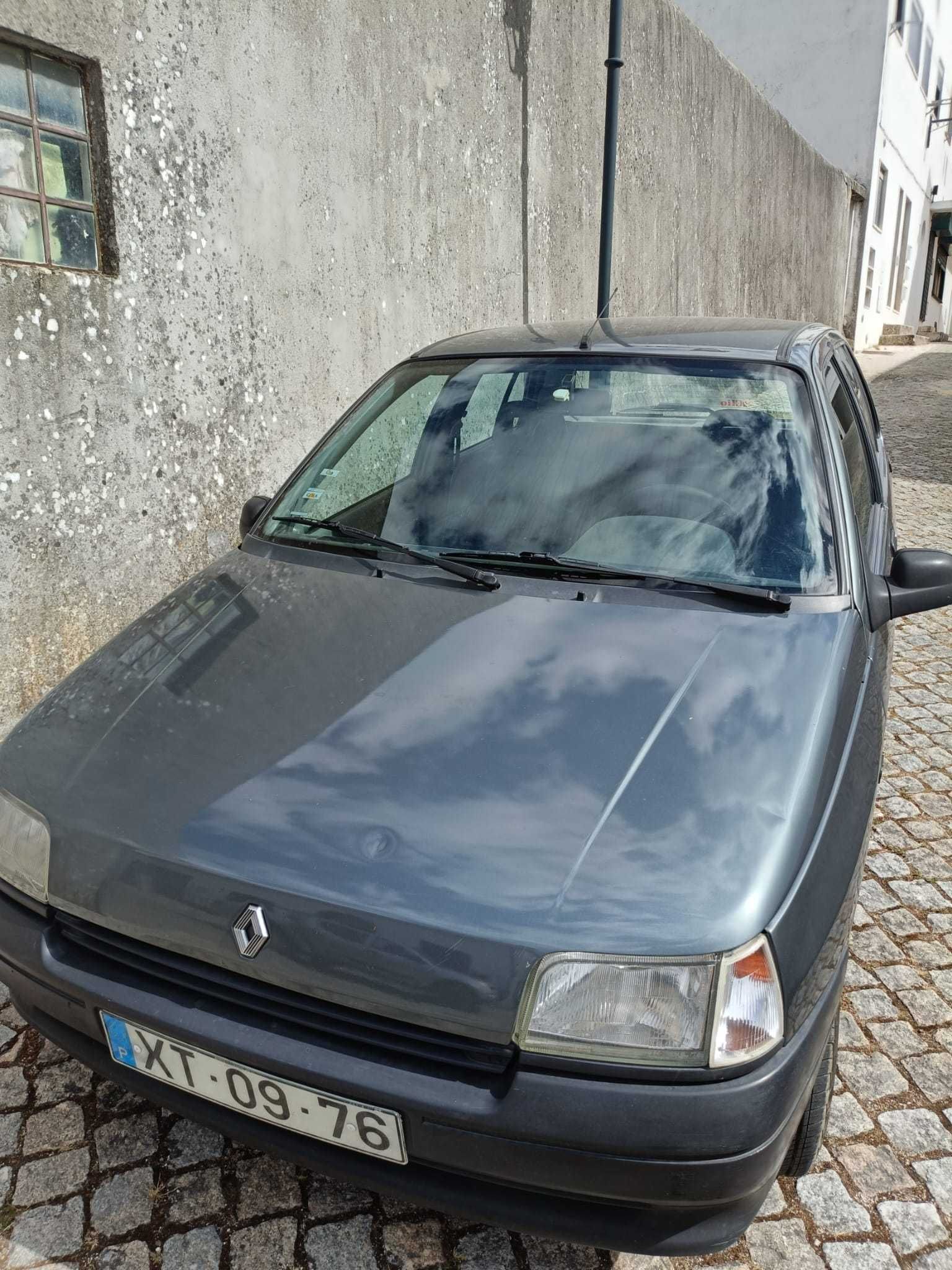Vendo Renault Clio 1.2 de 1992.