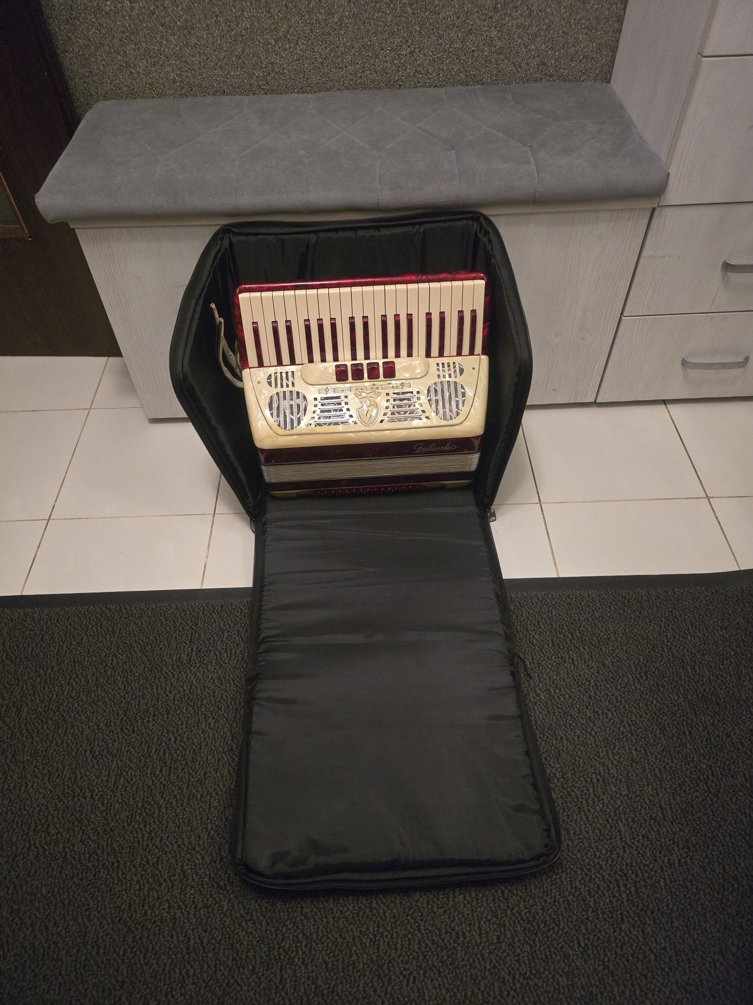 Akordeon Galanti 80 basów super stan