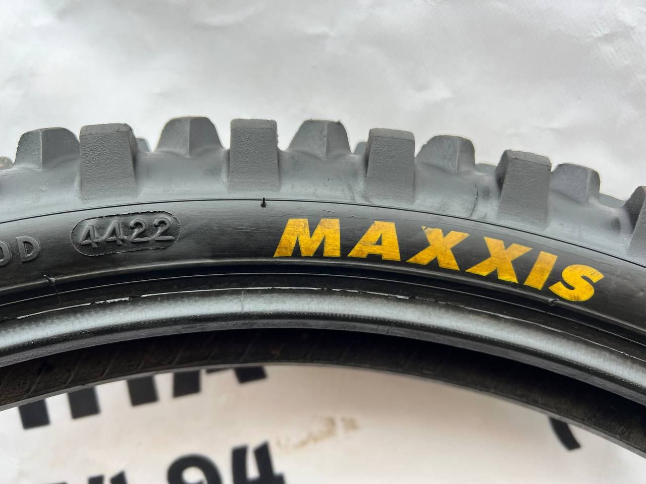 Мото шина 90/90 R 21 Maxxis MaxxEnduro. Колеса склад.