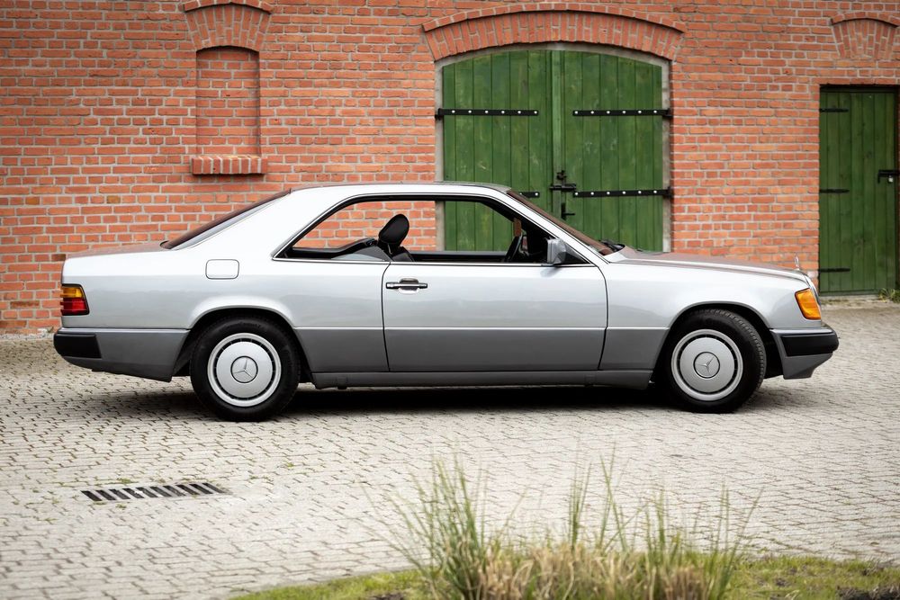 Mercedes-Benz W124 (1984-1993) C124 230CE  - 15 lat w jednych rękach.