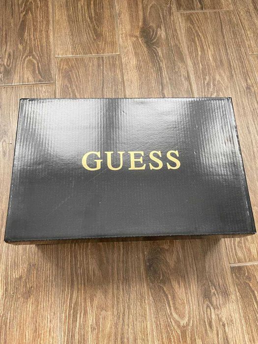 Кросівки Guess PARMA 4G розмір 45