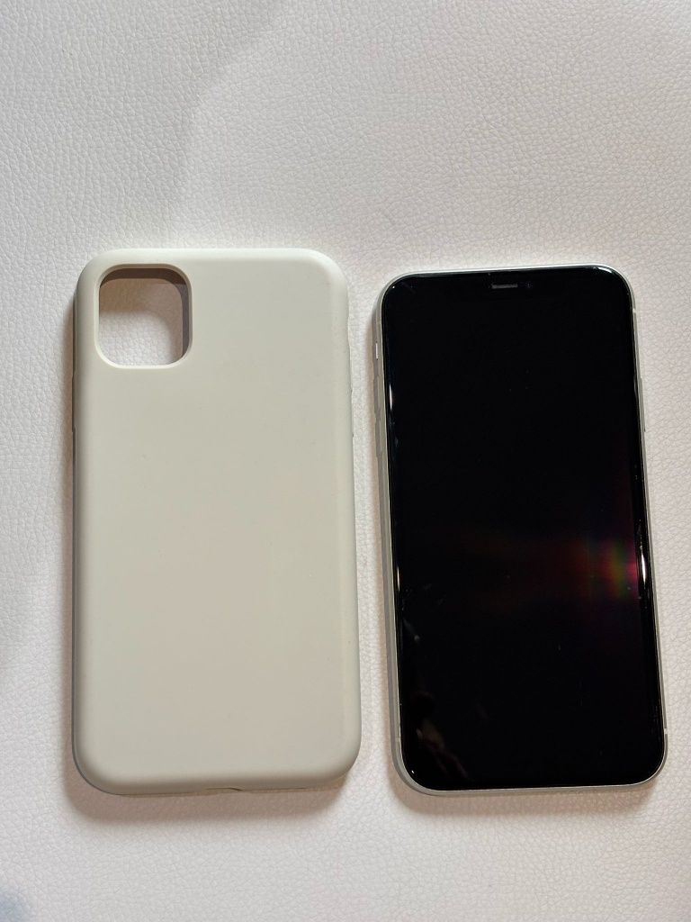 Vendo" IPhone 11  64 gb"  impecável !