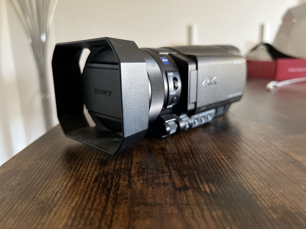 Camera Sony FDR-AX100 4K de 2.000€ por apenas 550€