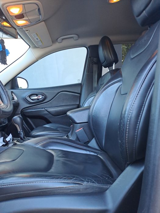 Продам джип черокі