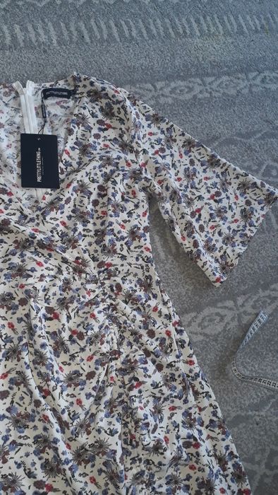 Sukienka kwiaty roz 38