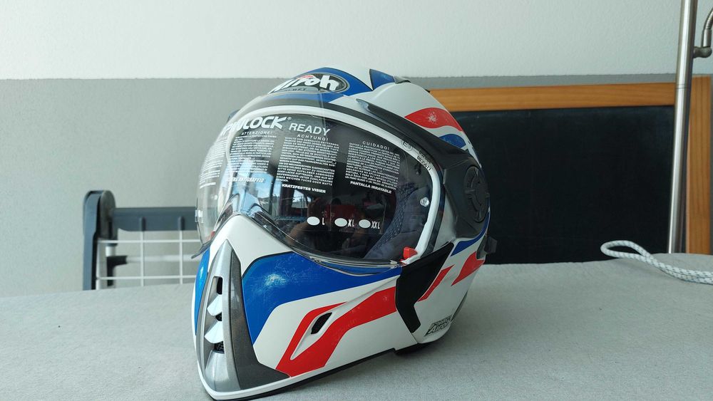 Capacete airoh j106 novo