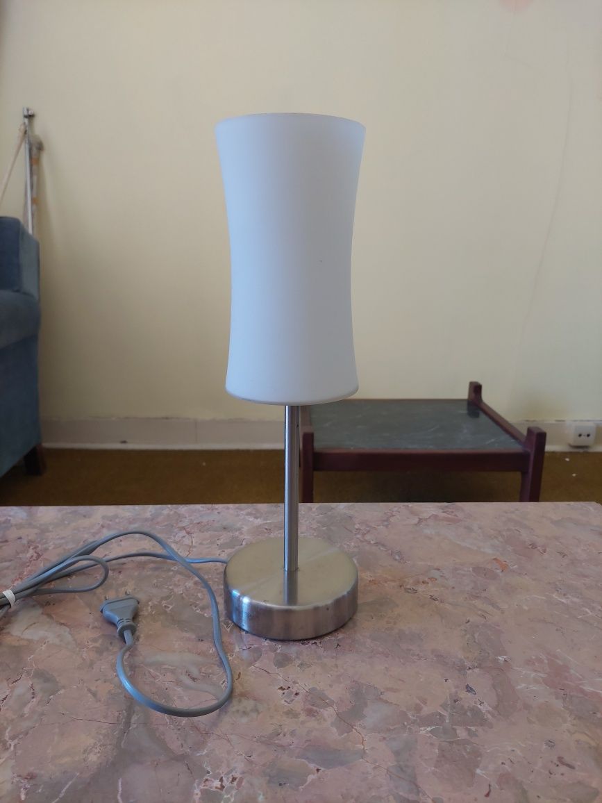 Candeeiro de mesa