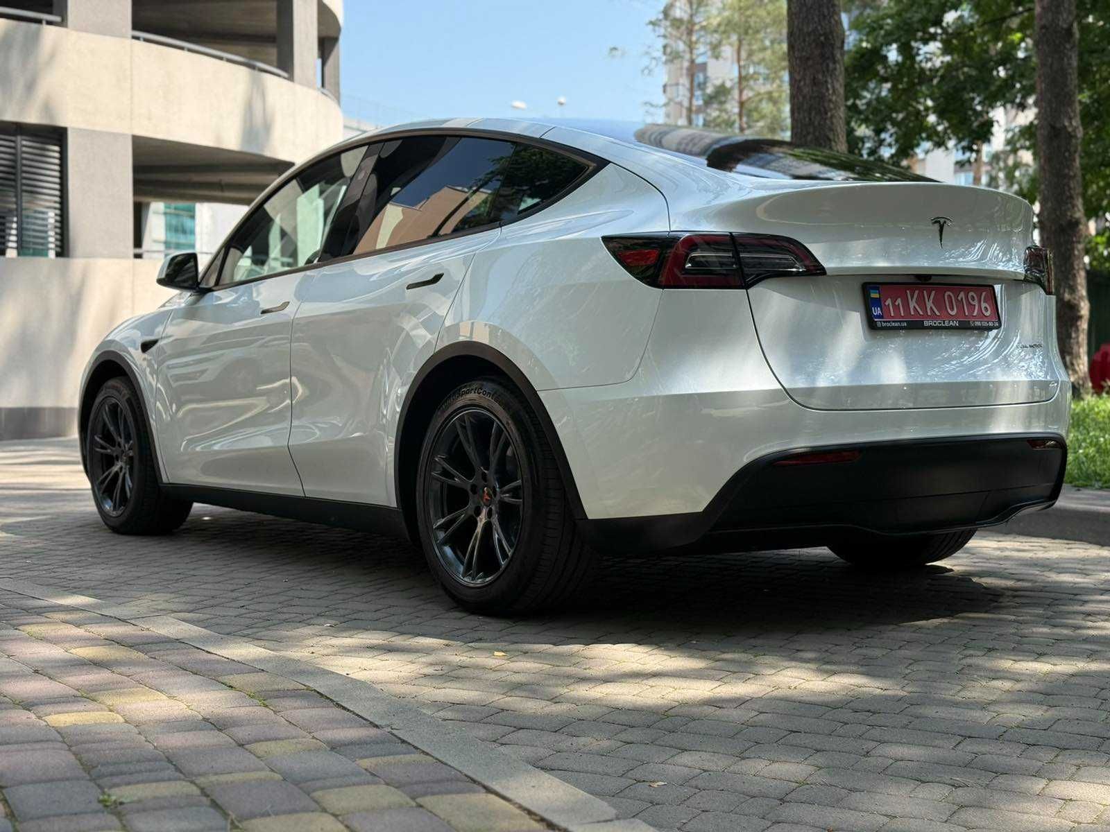 Tesla Model Y 2024 Long Range Dual Motor, 7 місць, батарея 82кВт*год.