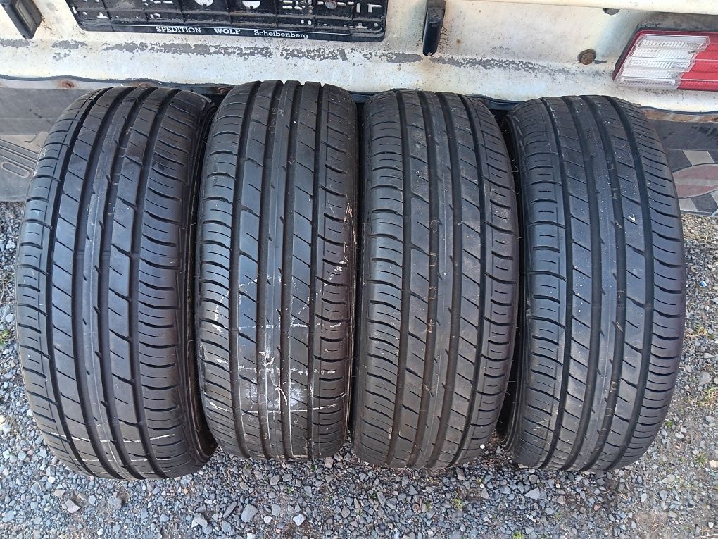 Шини Falken  R16