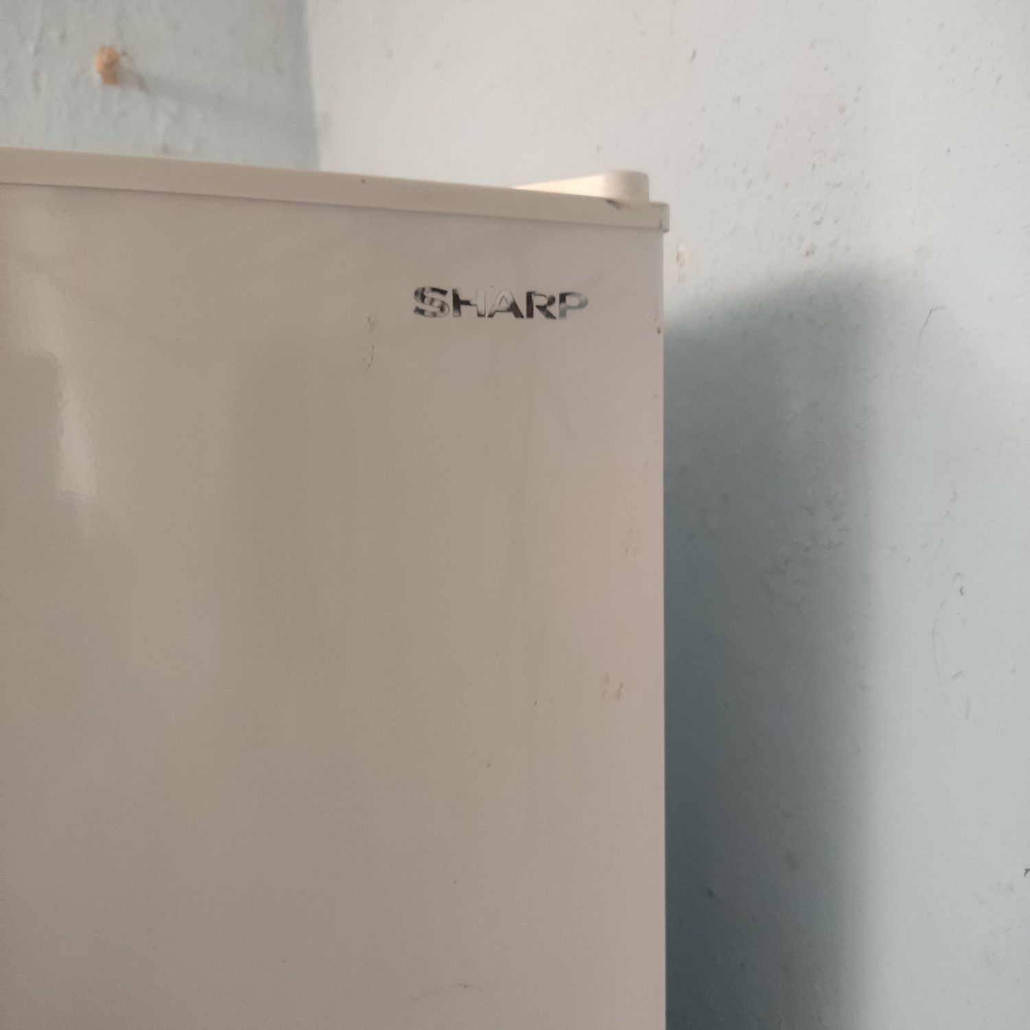 Sprzedam lodówkę Sharp