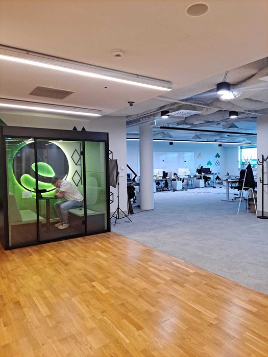 Bezpośrednio lokal 800 m2 w centrum Warszawy eff. rent: 14,49 EUR m2
