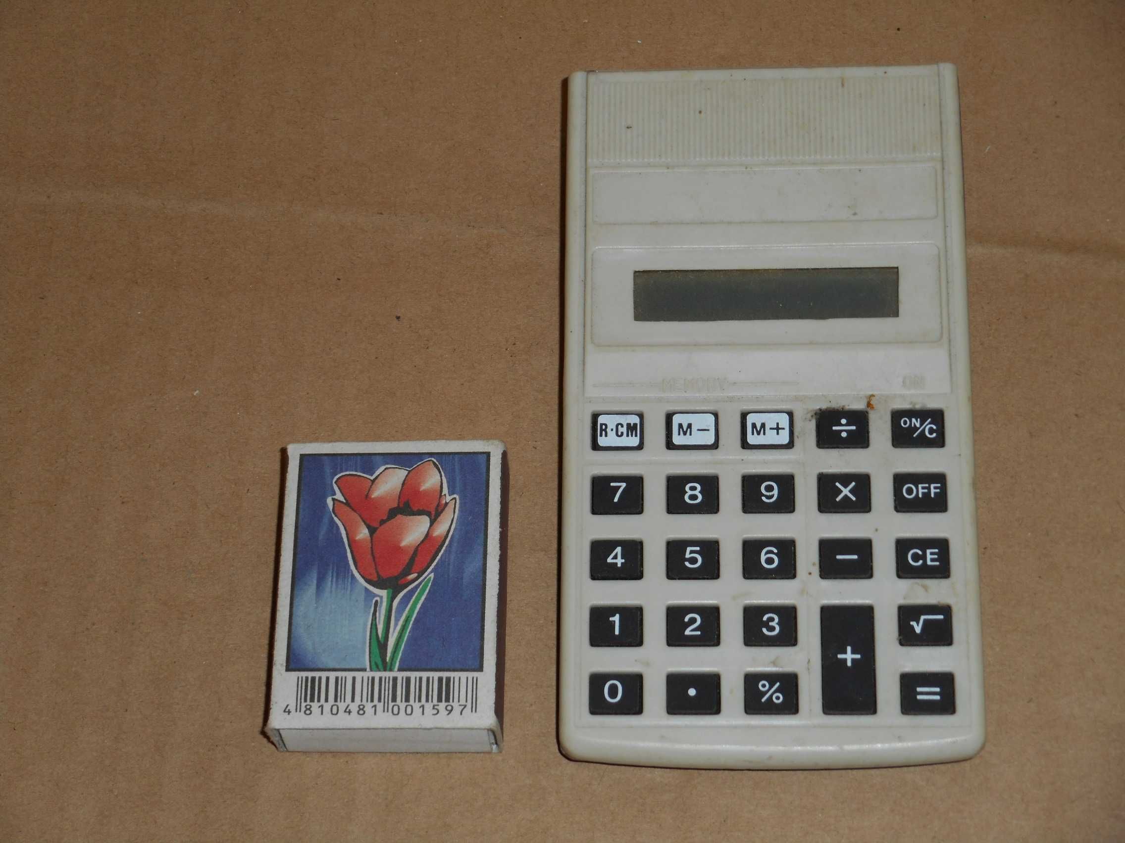 Старый калькулятор в рабочем состоянии