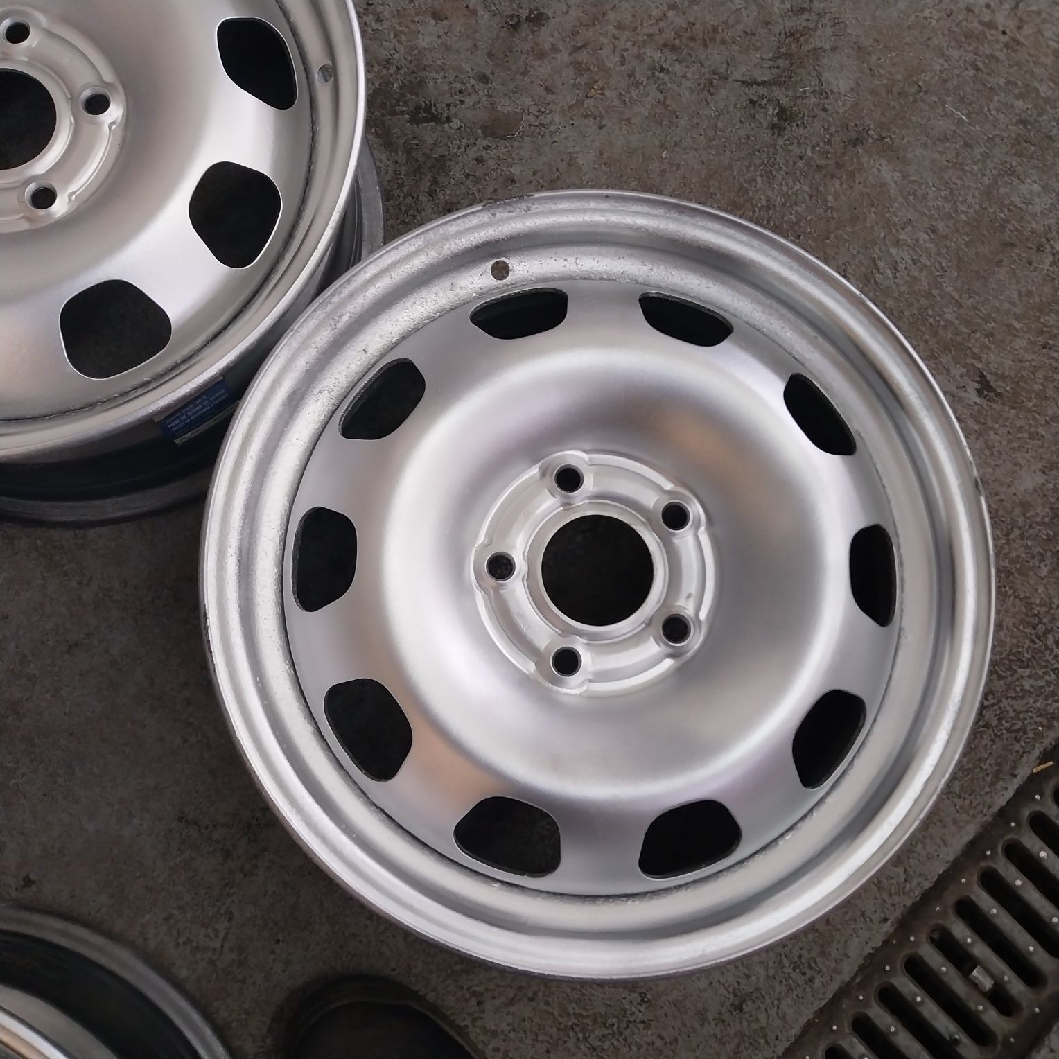 Felgi Stalowe RENAULT NISSAN DACIA 16" 5x114.3 6.5J ET 50