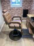 Gabbiano fotel barberski Boss Old Leather jasnobrązowy
