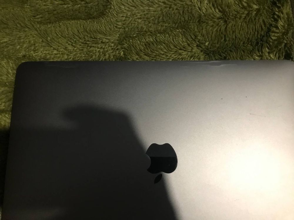 Macbook a1708 i5 2ghz 8/256gb
