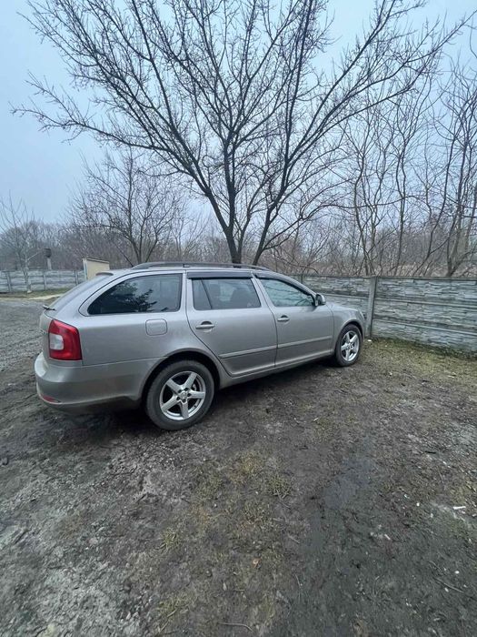 Автомобіль Шкода А5