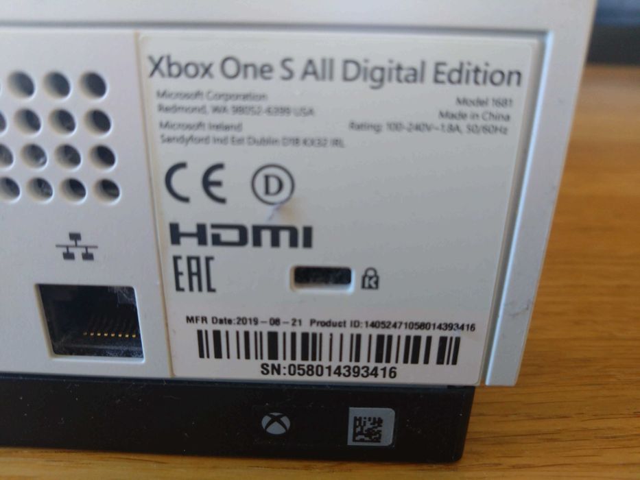 Xbox one S plus 1pad