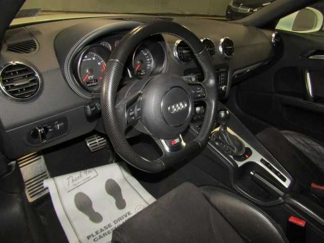 Audi TT 2.0T Premium Plus 2011 року випуску