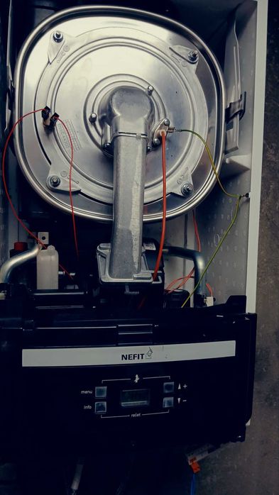 котел газовий конденсаційний нефіт будерус