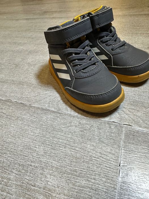 Дитячі черевики Adidas