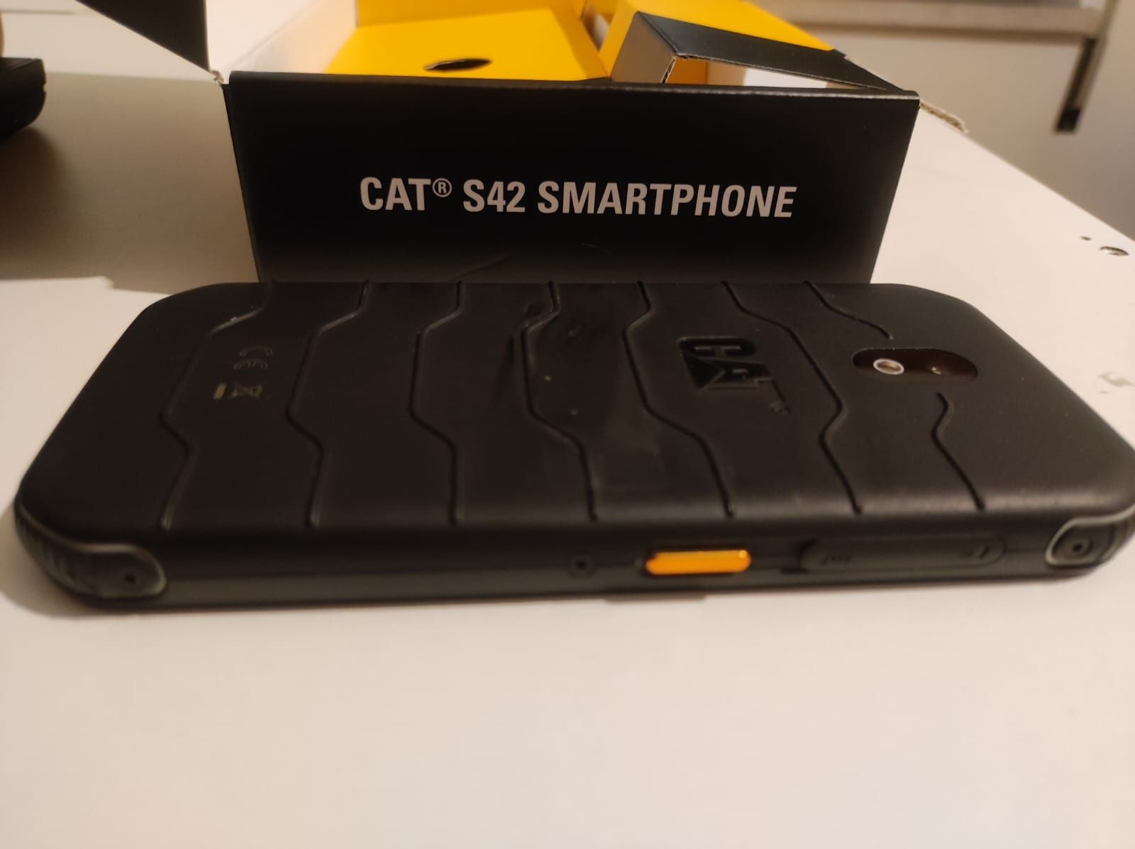 Smartphone Cat S42