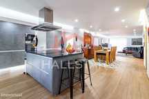 Moradia T3 / Remodelada / Cozinha Equipada / Próxima à Praia / Altura