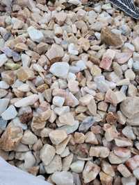 Kruszywo żwir piasek zasyp otoczak ziemia kamienie ozdobne grys